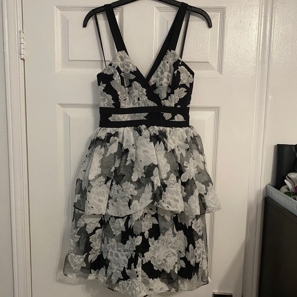 BCBGENERATION Black and White Tiered Dress - Picture 2 of 4